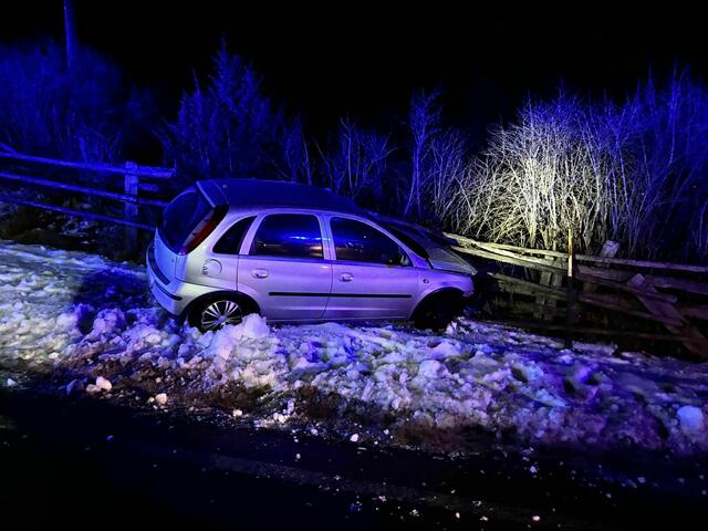 Am Mittwochabend, 12. Februar 2025, ereignete sich auf der B99 im Gemeindegebiet von St. Michael im Lungau ein Verkehrsunfall. Die örtliche Feuerwehr war bei den Aufräum- und Bergungsarbeiten im Einsatz. | Foto: Freiwillige Feuerwehr (FF) St. Michael