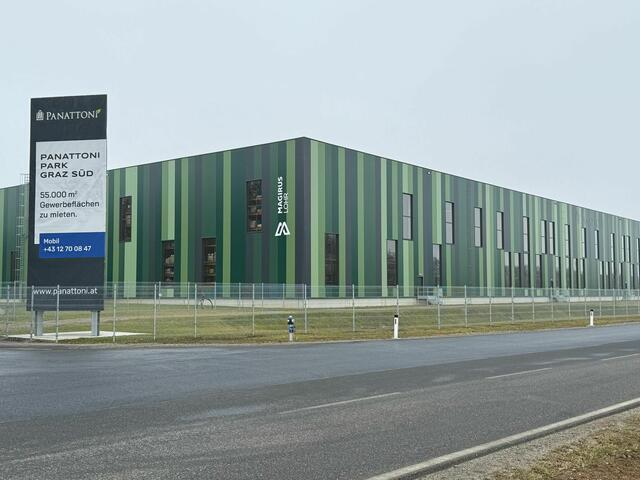 Magirus Lohr eröffnete am Donnerstag offiziell seinen neuen Logistik-Hub im Panattoni Park Graz Süd in Hasendorf.  | Foto: Waltl/BFVLB