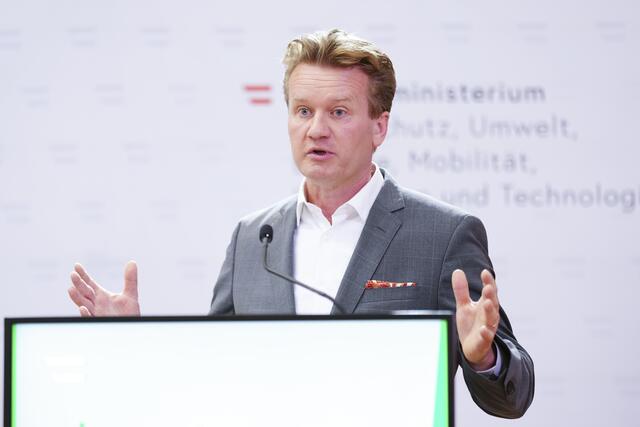 Nach dem Platzen der schwarz-blauen Koalitionsgespräche hat der Präsident der Industriellenvereinigung, Georg Knill, überraschend scharfe Kritik an der ÖVP geäußert. | Foto: EVA MANHART / APA / picturedesk.com