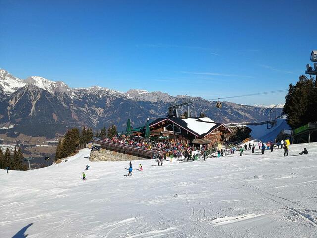 Die Naturfreunde St. Valentin genossen einen gemeinsamen Schitag. | Foto: Naturfreunde St. Valentin