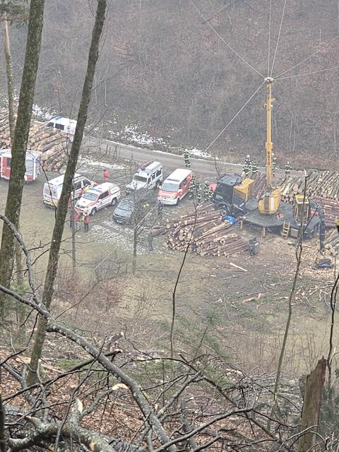 Foto: Bfkdo Amstetten / FF Waidhofen-Wirts