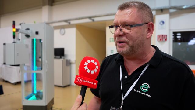 Betriebsleiter Karl-Heinz Kurz: „Unsere Lehrlinge machen etwas Sinnvolles.” | Foto: Stefan Schubert