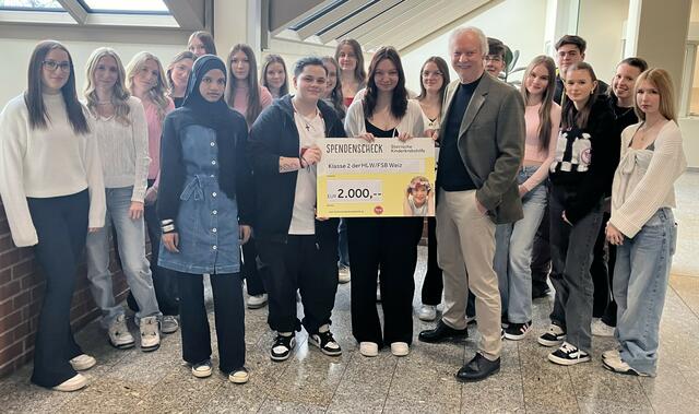 Die Schülerinnen und Schüler haben viel Engagement bewiesen und damit eine beachtliche Spendensumme erreicht. | Foto: HLW Weiz