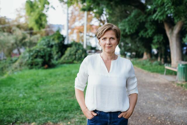 Vizebürgermeisterin Judith Schwentner betont, dass es gerade hier an Grün fehle.  | Foto: Marija Kanizaj