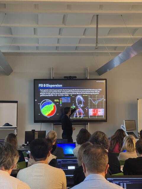 Der Leiter des Echolabors des Pyhrn-Eisenwurzen Klinikums Steyr Martin Altersberger wurde aufgrund seiner ausgewiesenen Expertise in die Charité Berlin geladen, um dort sein Fachwissen mit anderen ExpertInnen zu teilen. | Foto: OÖG