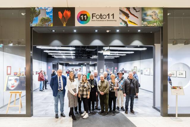 Die Ausstellung wurde feierlich eröffnet.  | Foto: Robert Fritz