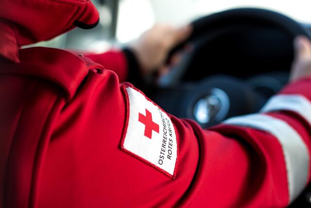 Am Freitagmorgen kam es zu einem Unfall in der Wiener Straße in Graz. Eine junge Grazerin wurde dabei verletzt.  | Foto: ÖRK Reutte (Symbolbild)