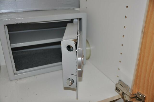 Auch Tresore wurden vom Einbrecher aufgebrochen. | Foto: LPD NÖ