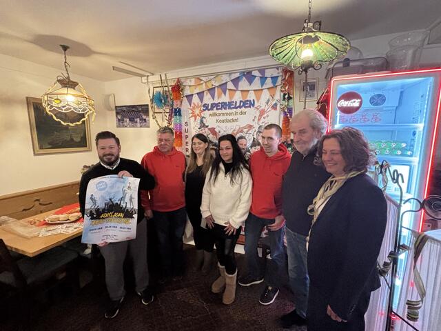 Traditionelle Präsentation des Faschingsmottos von Franz Litterbach im Sandwirt: Die Superhelden sind willkommen. | Foto: MeinBezirk