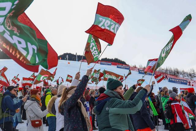 Tolle Stimmung in der Schnee-Arena in Saalbach-Hinterglemm. | Foto: Roland Hölzl/MeinBezirk