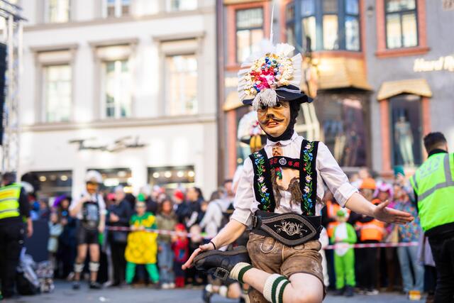Das Tiroler Brauchtum im Fokus: Mullerschaugn bei der Brauchtumgssgruppe D´Pralder (15.2.) und Amraser Matschgerer (21.2.) sowie in der Innenstadt und St. Nikolaus. | Foto: Klinger