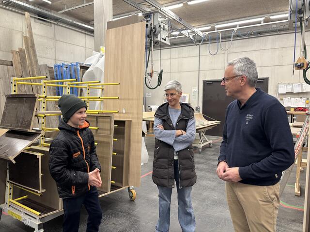 Sandro und Romana Exenberger bei der Führung bei Bernd Gruber | Foto: MeinBezirk