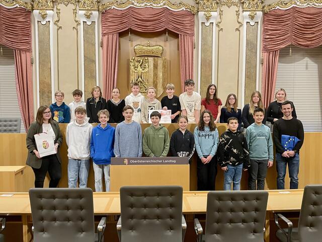 Die 3a des BRG Wels zu Gast im oö. Landtag. | Foto: Kauder/Land OÖ