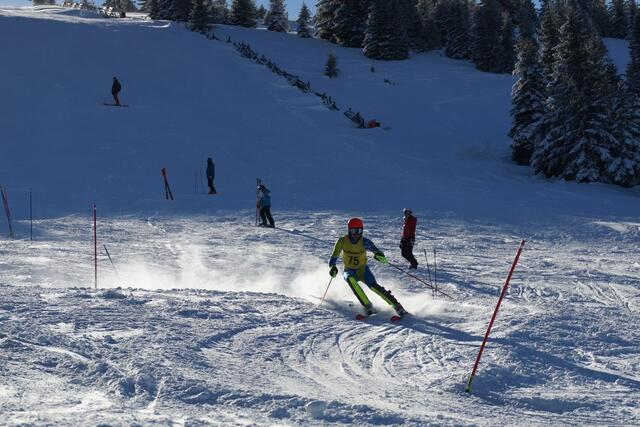 Die Ski-Bezirksmeisterschaften hatten viele skibegeisterte Schülerinnen und Schüler am Start. | Foto: Westcup
