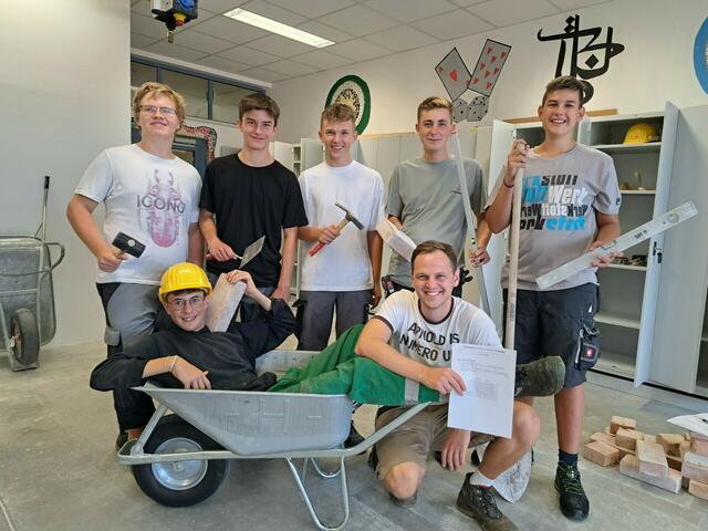 Vom Jahr 2023: Bau-Fachbereichsleiter Clemens Fehrle mit einer Fachgruppe. | Foto: Clemens Fehrle