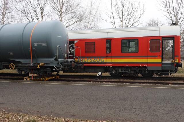 Abtransport der Styrol-Waggons aus Wels: Die Mannschaft der ÖBB leistete ganze Arbeit. | Foto: laumat.at
