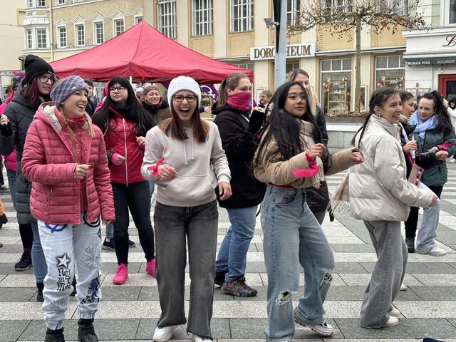 Alle waren mit Spaß an der Sache dabei. | Foto: Martina Schweller