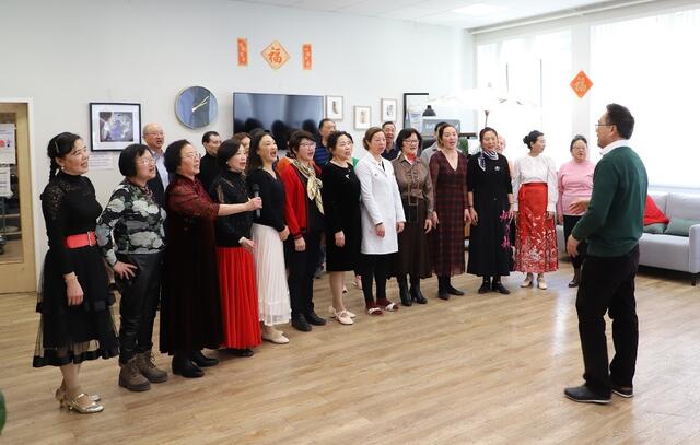 Der Chinesische Pensionistenverein zeigte auch, was die Lungen hergaben. Ein stimmige Gesangsdarbietung rundete die Feierlichkeiten ab.  | Foto: PensionistInnenklubs für die Stadt Wien
