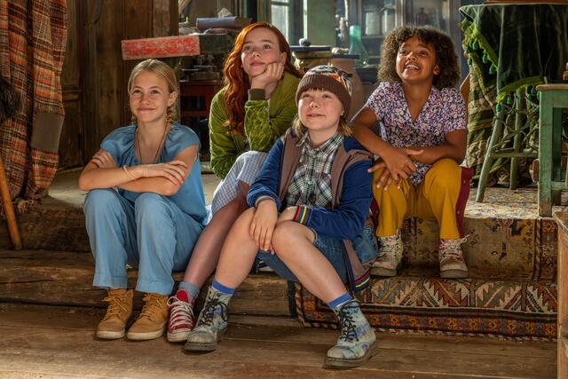 Willow sucht Mädchen, die ebenfalls die Gabe des Hexens in sich tragen und mit ihr den Wald retten können. | Foto: 2024 SamFilm GmbH/Constantin Film Verleih Gmbh/Stefanie Leo