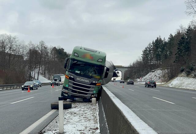 Unfall auf der A1. | Foto: DOKU NÖ