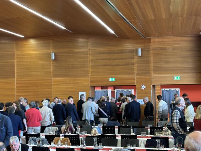 Rund 200 Delegierte nahmen an der Wahl im Forum Rum teil. | Foto: Kendlbacher