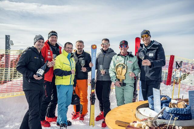 Das Burgenland stark vertreten: Christian Zechmeister (Weintourismus und Wein Burgenland Geschäftsführer), Andreas Wirth (Präsident der Wirtschaftskammer Burgenland), Kurt Kaiser (Burgenland Tourismus CMO), Rainer Winter (Protokollchef Land Burgenland), Alexander Hegedüs (Ski Burgenland, Organisator Burgenland Skiwoche), Abfahrtsweltmeister Michael Walchhofer (Hotelier). | Foto: Matthias Fritzenwallner