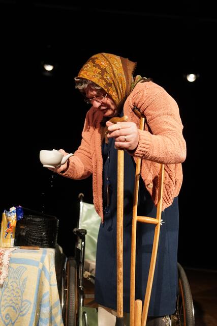 Markus Hirtler schlüpfte in die Rolle der "Ermi Oma".