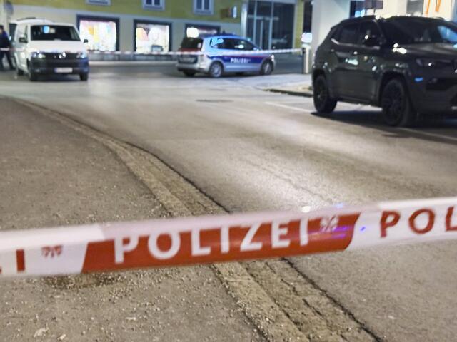 Ein 23-jähriger Mann hat am Samstag, 15. Februar 2025, in Villach auf fünf Passanten eingestochen und einen von ihnen getötet. Laut Polizeiangaben starb ein 14-jähriger Jugendlicher. | Foto: APA Picture Desk