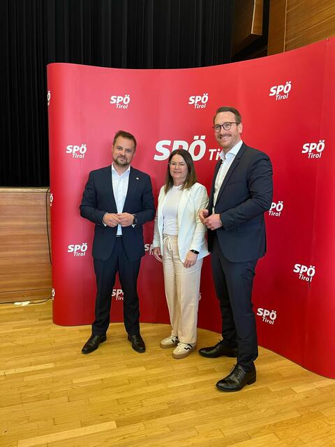 Wahlgewinner Bernhard Höfler mit Rums 1. Vizebgm. Sabine Hölbling und dem 1. Landeshauptmann-Stellvertreter Philip Wohlgemuth. | Foto: Hölbling