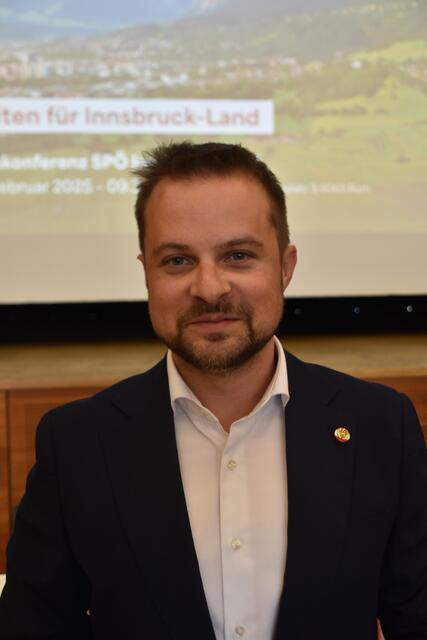 Freude und Demut: Der Wahlgewinner Bernhard Höfler nach der geschlagenen Wahl. | Foto: Kendlbacher