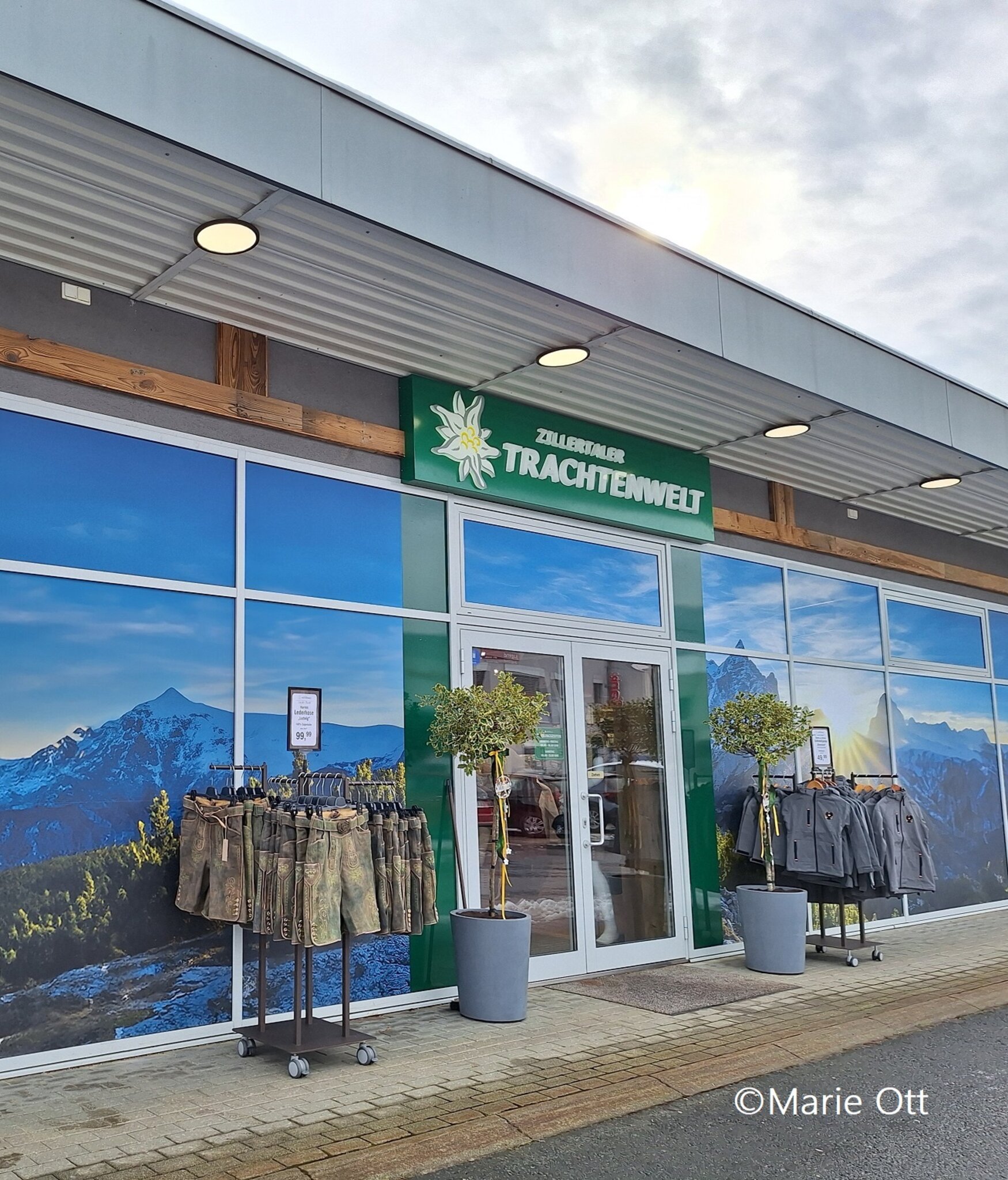 20 Jahre ZILLERTALER TRACHTENWELT feiert mit unschlagbaren ...