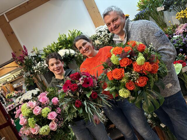 Vor allem den Valentinstag am vergangenen Freitag nutzten viele, um mit den Frühlingsboten ihren Liebsten eine Freude zu machen. Dass dieser Tag zu den "großen Tagen" im Geschäft gehört, können auch Betty und Sebastian Lindner von "Blumen Lindner" im Nonntal bestätigen.