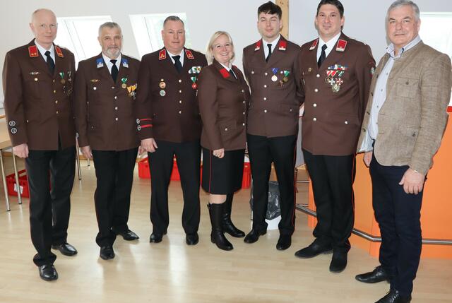 Der Ausschuss (Mario Wipfler war dienstlich verhindert) der FF Stallhof mit HBI Bernd Kiefer (3.v.l.) | Foto: Gerhard Langmann