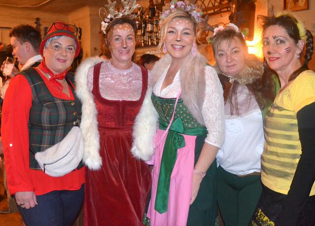 Petra Hofer, Karin Lindner, Tina Angela Berger, Christina Rohr und Ingrid Moser