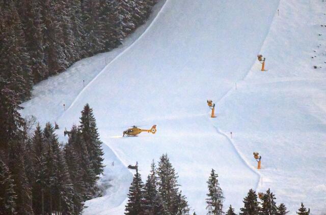 Das schwer verletzte Mädchen wurde mit dem Notarzthubschrauber C4 in die Klinik Innsbruck geflogen. | Foto: ZOOM.TIROL