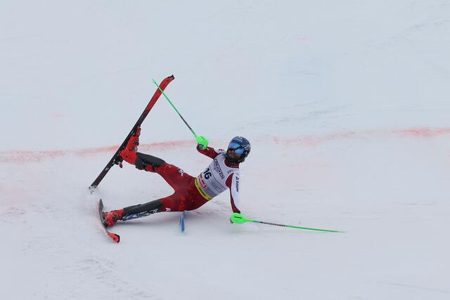Marco Schwarz scheidet wie schon in der Team-Kombination auch im Slalom aus. | Foto: Land Salzburg / Franz Neumayr