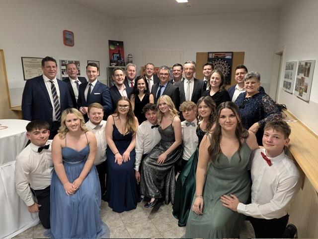 Ein Ball für die ganze Gemeinde: Auch heuer eröffnete die Jugend Litzelsdorf den Gemeindeball mit einer eleganten Polonaise. | Foto: Gemeinde  Litzelsdorf