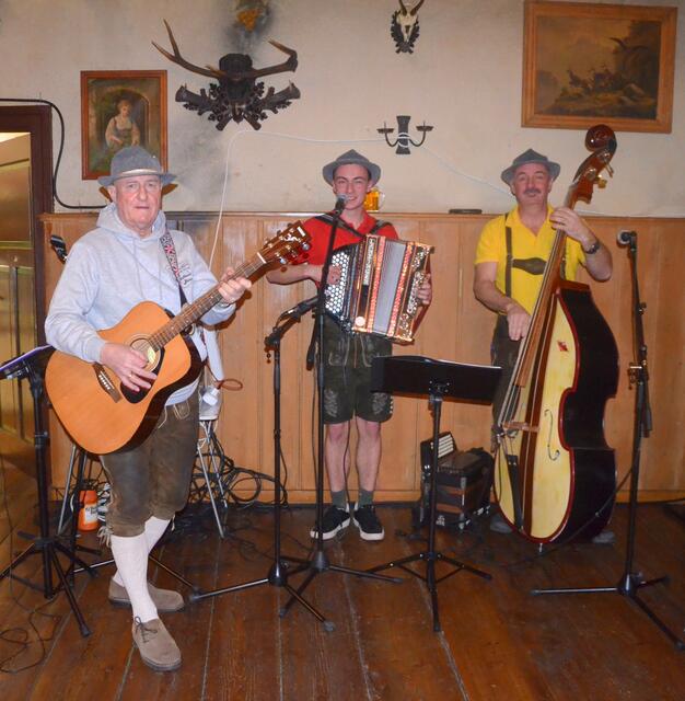 Die "Schloßbichl Buam" Sepp Bärnthaler, Patrick und Robert Wirnsberger