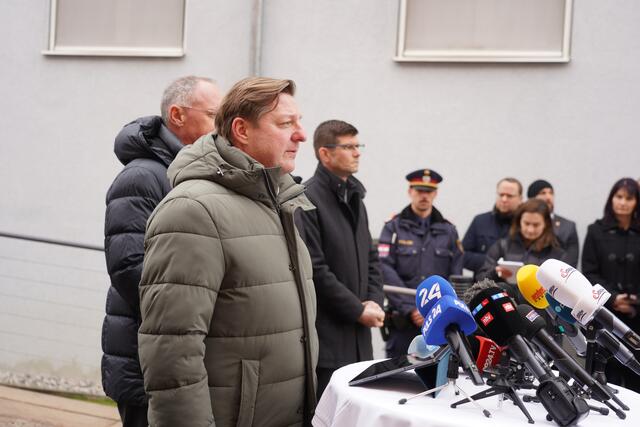 Bürgermeister Günther Albel sprach seine Betroffenheit aus.  | Foto: MeinBezirk.at