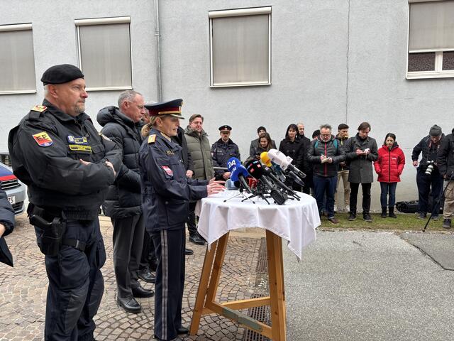 Landespolizeidirektorin Michaela Kohlweiß gab aktuelle Ermittlungsergebnisse bekannt.  | Foto: MeinBezirk.at