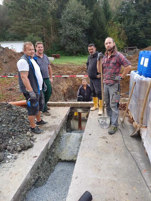 Grabungsarbeiten zur neuen Erdwärmeheizung im Gemeindeamt. | Foto: Gemeinde  Litzelsdorf