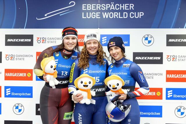 Im Damen-Einsitzer raste Lisa Schulte auf Platz eins, Hannah Prock wurde Dritte. | Foto: FIL/Kristen
