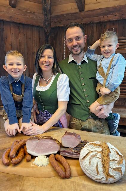 Würstel, Schinken, Speck, Brot &amp; Co. beim Lernpaß-Genussladen | Foto: Lernpaß
