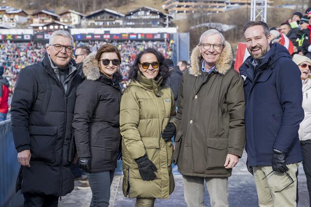 Im Bild v.l.: Landesrat Josef Schwaiger, Landeshauptmann-Stellvertreterin Marlene Svazek, Landesrätin Daniela Gutschi, Landeshauptmann Wilfried Haslauer und Landeshauptmann-Stellvertreter Stefan Schnöll beim Super-G der Damen | Foto: Land Salzburg/Neumayr/Leopold