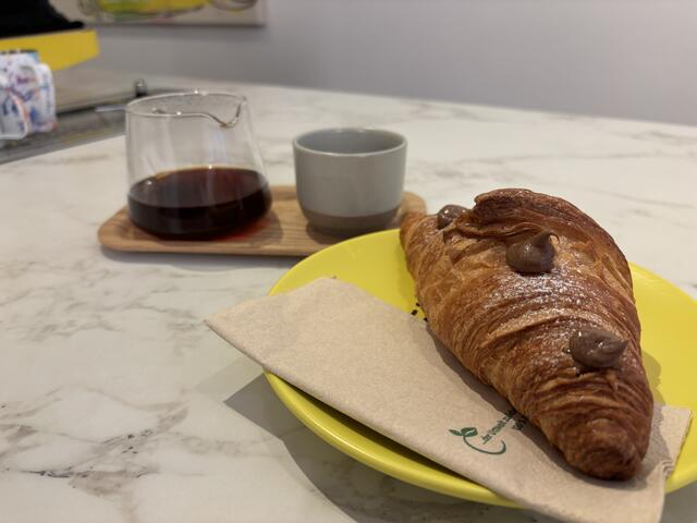 Cornetto und Kaffee sind hier eine klassische Kombination. | Foto: Michael Marbacher/ MeinBezirk