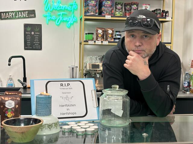 Hanfshop-Betreiber Peter de Haan ist wie viele seiner Leidensgenossen über die AGES empört. | Foto: Perktold