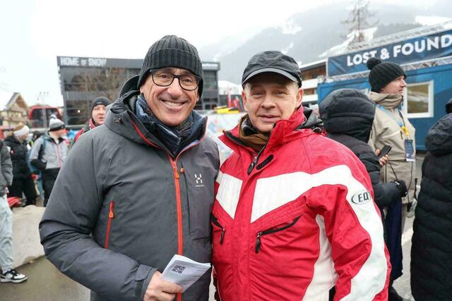 Sigi Kämmerer, Pressesprecher des Raiffeisenverbandes Salzburg, und Salzburgs MeinBezirk-Chefredakteur Martin Schöndorfer bei der Ski-WM in Saalbach. | Foto: Franz Neumayr
