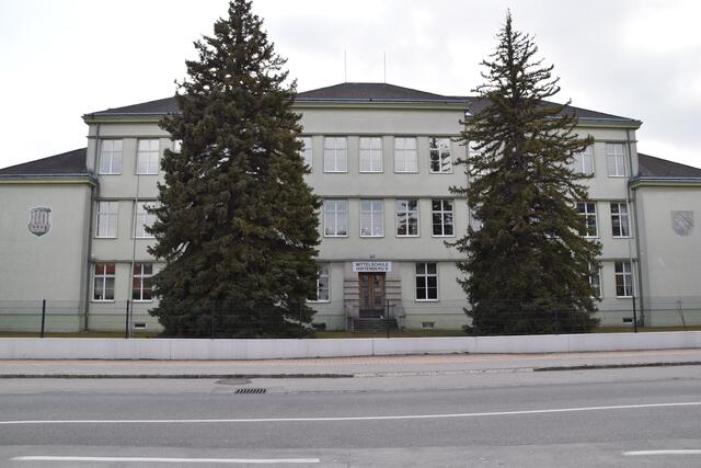 Die NMS Hirtenberg. | Foto: Preineder