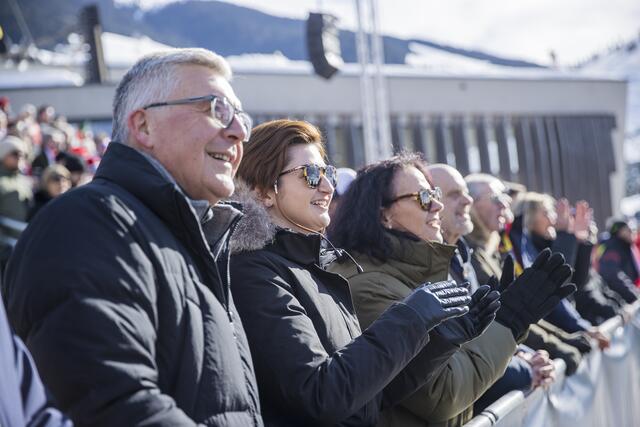 Im Bild v.l.: Landesrat Josef Schwaiger, Landeshauptmann-Stellvertreterin Marlene Svazek und Landesrätin Daniela Gutschi beim Super-G der Damen | Foto: Land Salzburg/Neumayr/Leopold