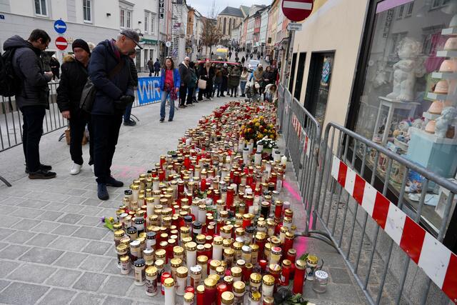Die Villacher demonstrieren Zusammenhalt und Stärke: Von Terroristen lassen sich die Draustädter nicht einschüchtern. | Foto: MeinBezirk.at